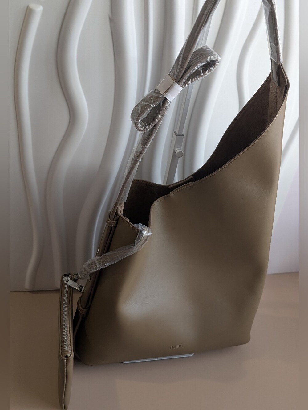 BCBG Taupe Hobo Shoulder Bag with Matching Pouch - Picture 3 of 10